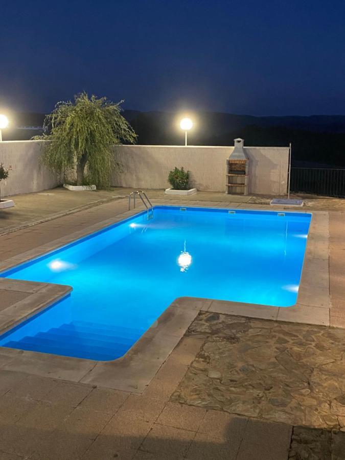 Casa Rural Montes De Trigo 헤레스 데 로스 카바예로스 외부 사진