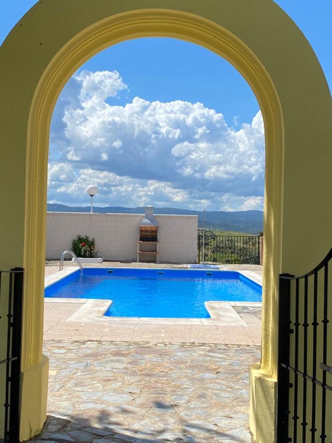 Casa Rural Montes De Trigo 헤레스 데 로스 카바예로스 외부 사진