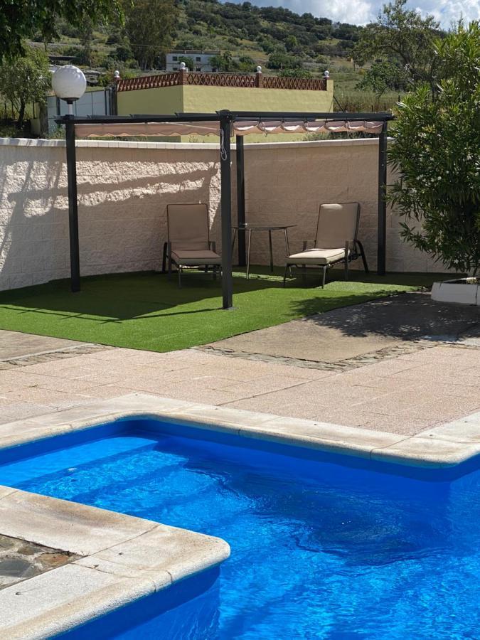 Casa Rural Montes De Trigo 헤레스 데 로스 카바예로스 외부 사진