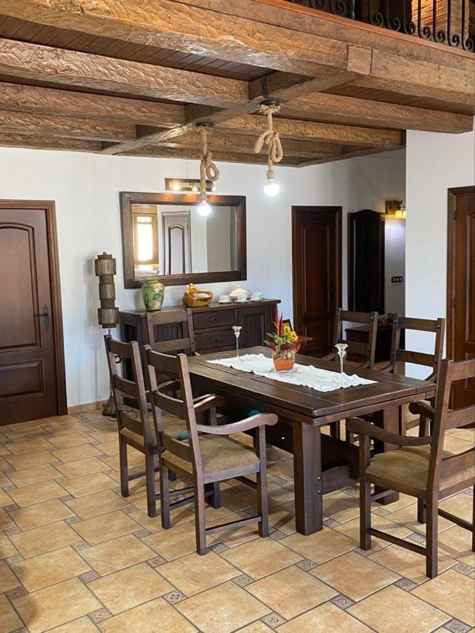 Casa Rural Montes De Trigo 헤레스 데 로스 카바예로스 외부 사진